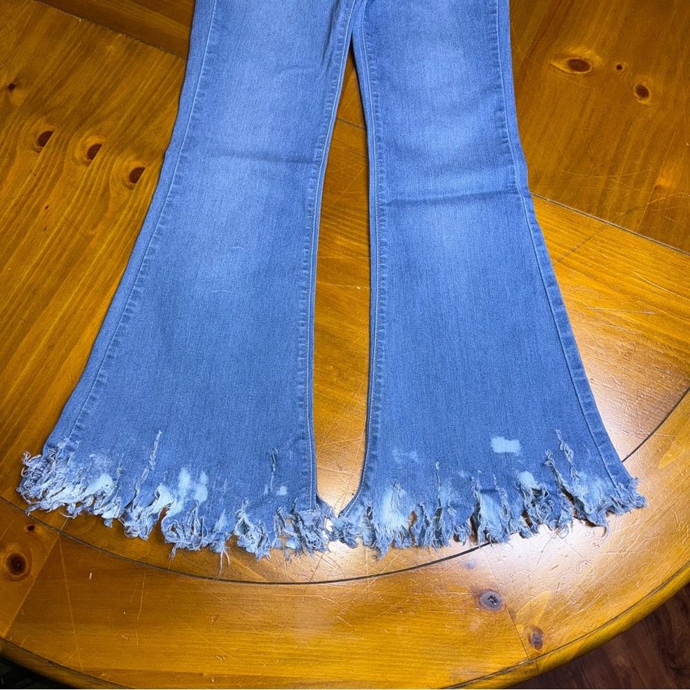 🖤Vibrant M.I.U Fringe Bottom Flare Jeans Size 25 - Picture 5 of 8